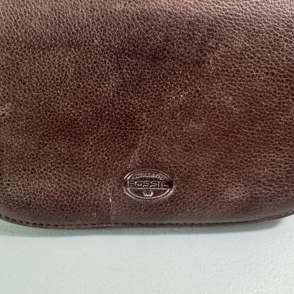 Vintage Fossil Brown Pebbled Leather Crossbody Bag Flap Filigree Detail